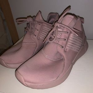 Reebok Women’s 7.5 Pink sneakers